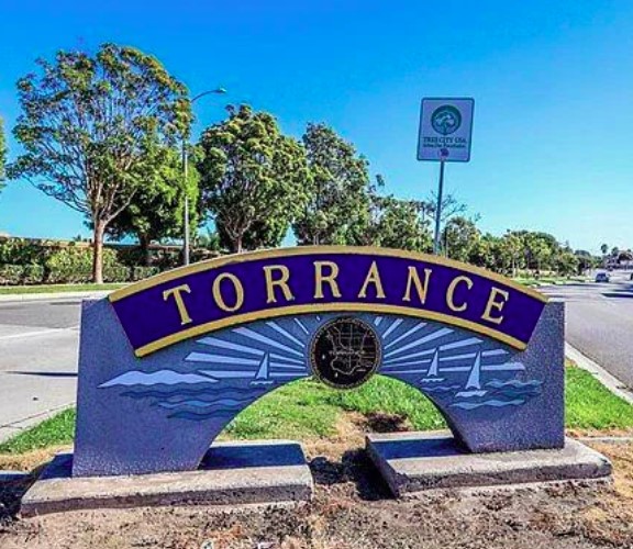 torrance welcome to the city sign
